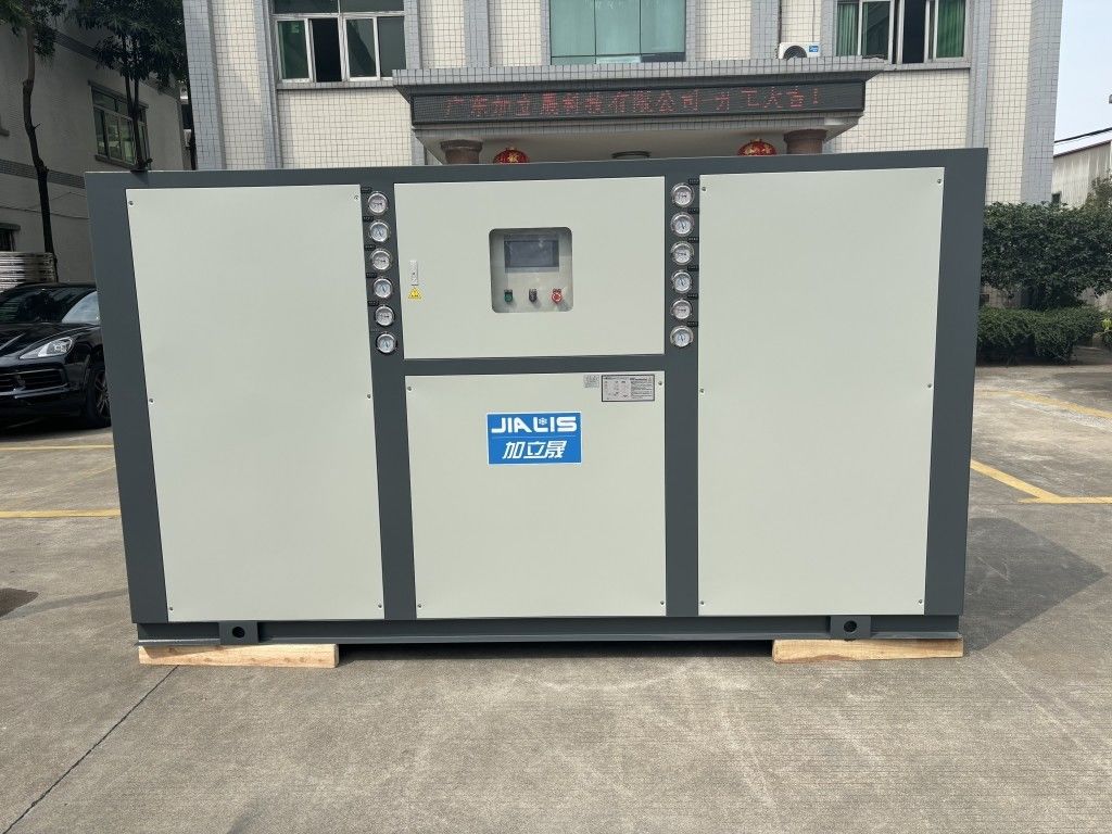 Sistema di raffreddamento dell'acqua con condensatore a tubo di conchiglia R22/R407C Controller di microprocessore refrigerante 5-300KW